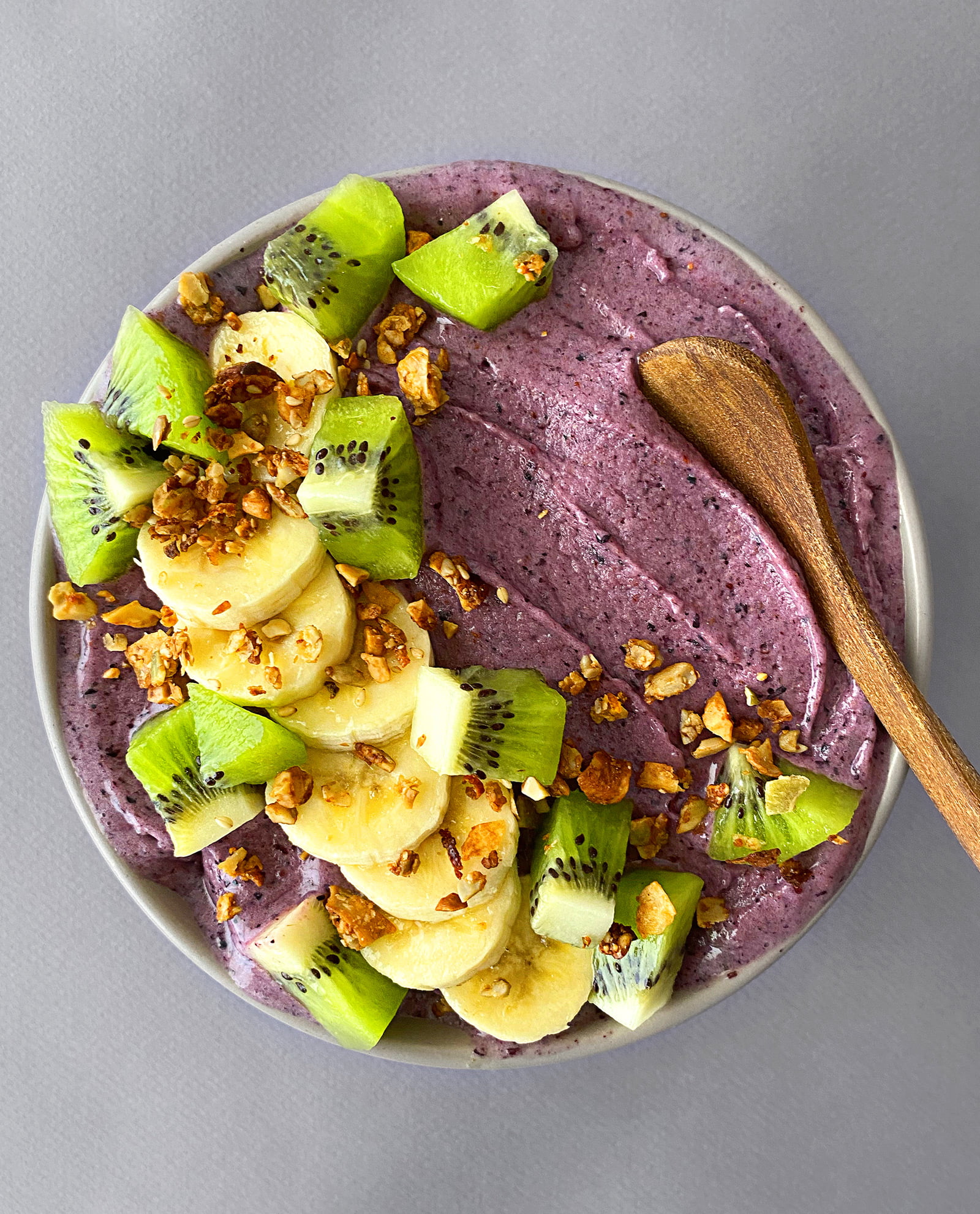 blueberry-carrot-smoothie-bowl