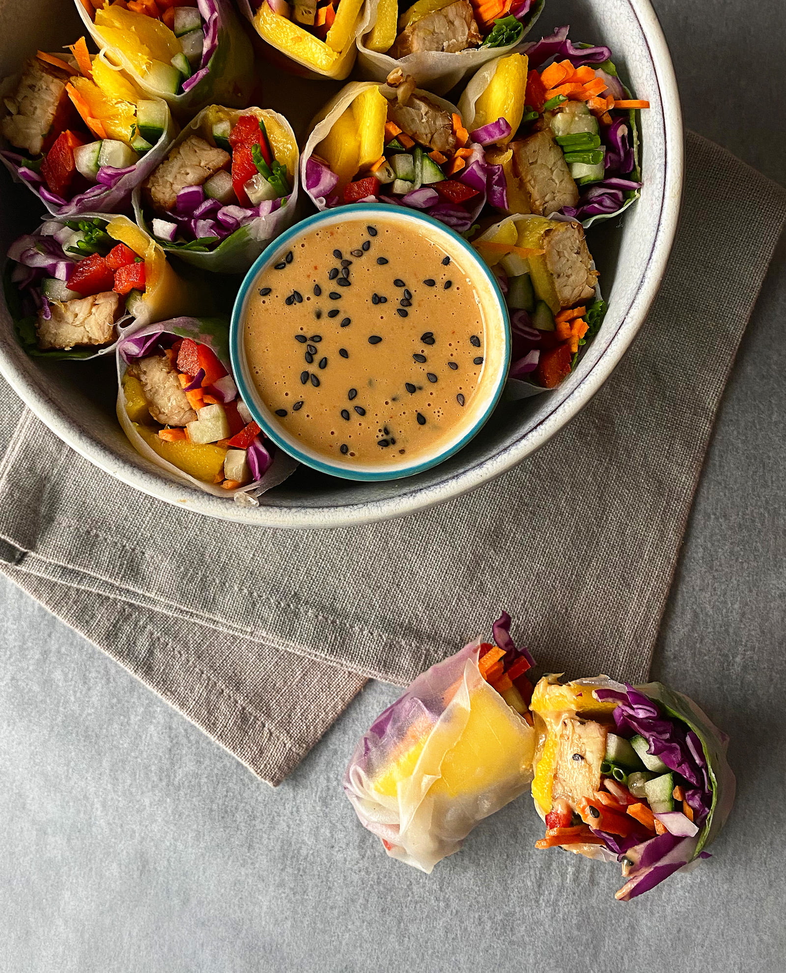 fresh-spring-rolls-with-tempeh-and-peanut-sauce